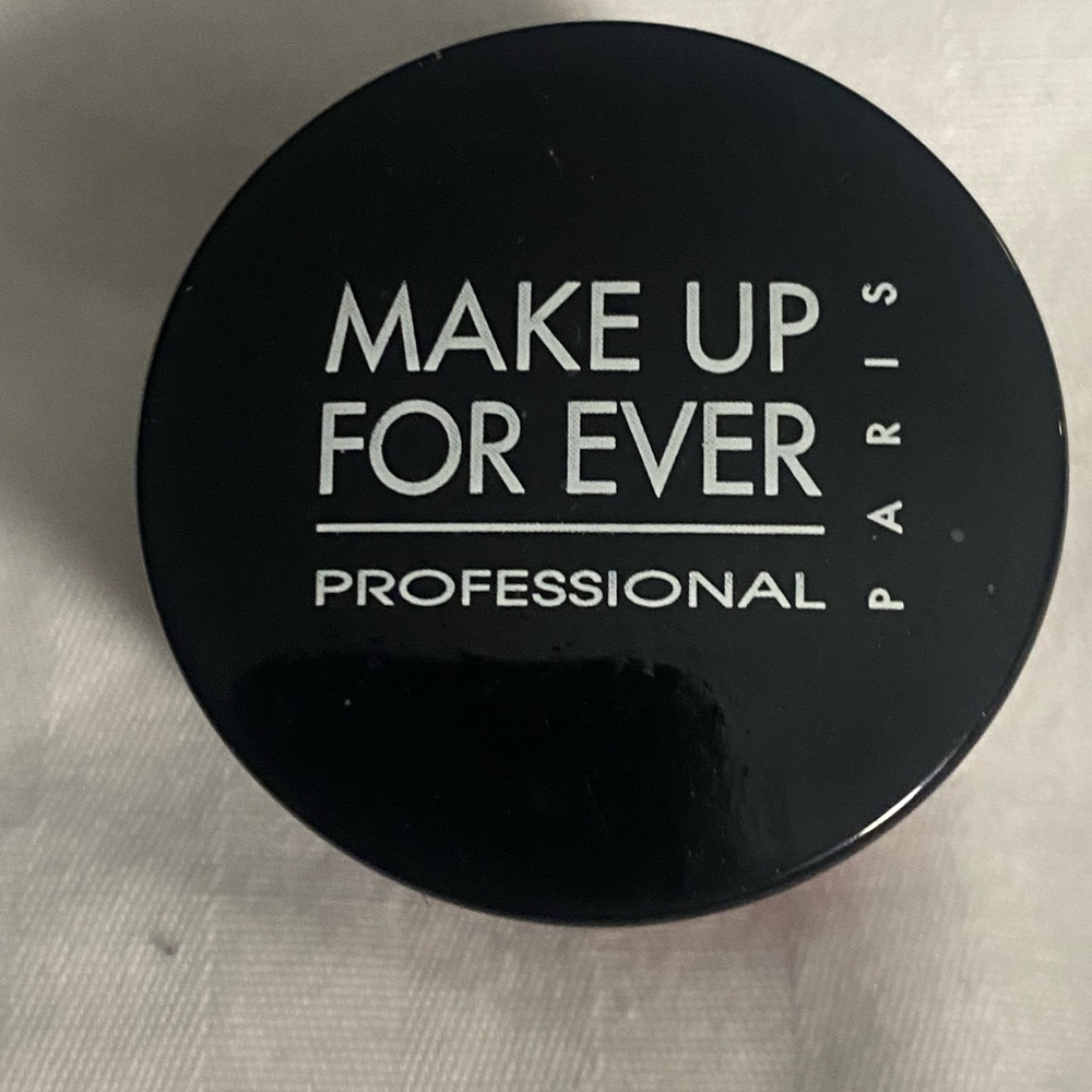 Brand new aqua cream eye shadow